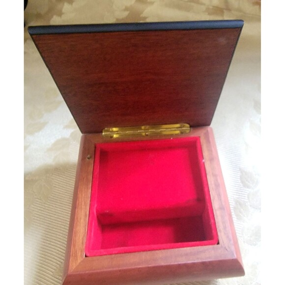 Jewelry Box Wood Star Inlay design made in Italy The San Francisco Music Box C0. - Picture 8 of 14